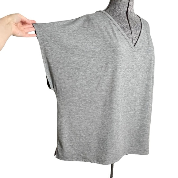 Lands’ End Heather Gray V Neck Rayon Blend Slouchy Short Sleeve Blouse - Picture 2 of 12